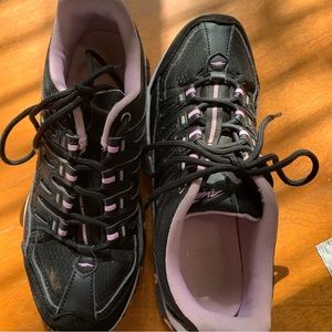 Women’s Avia Sneakers Size 6.5